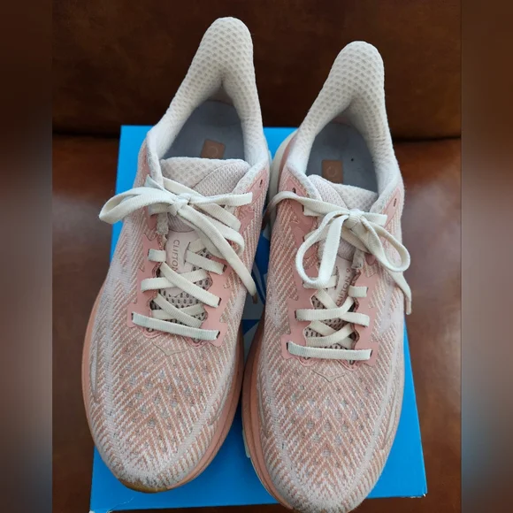 Hoka Clifton 9 women's size 7 - Picture 12 of 15